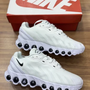 Nike DN8 “Banco”