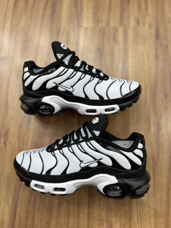 Air Max TN “Oreo”
