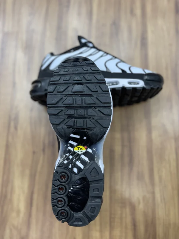 Air Max TN “Oreo” - Imagem 3